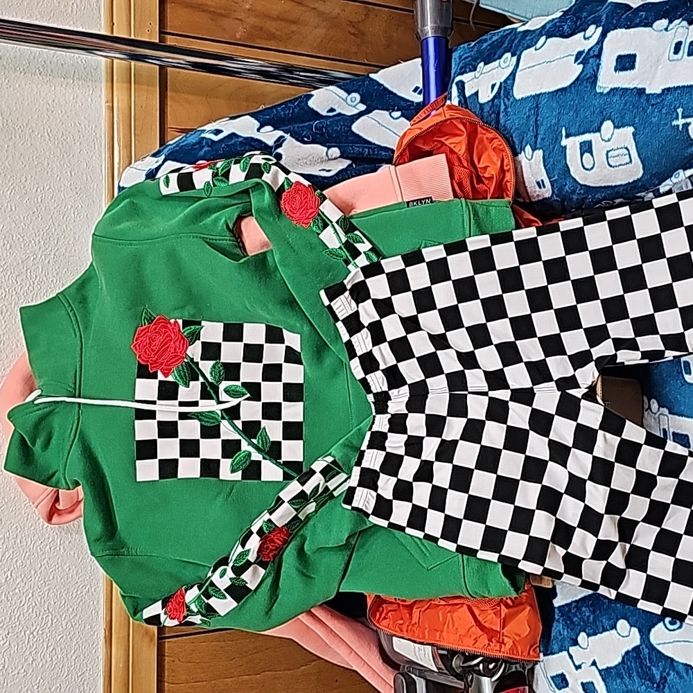 Rose Checkered Sweatshirt And Matching Checkered Leggins. View 2